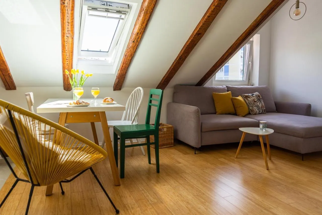 Cool Attic Apartment Marina 스플리트