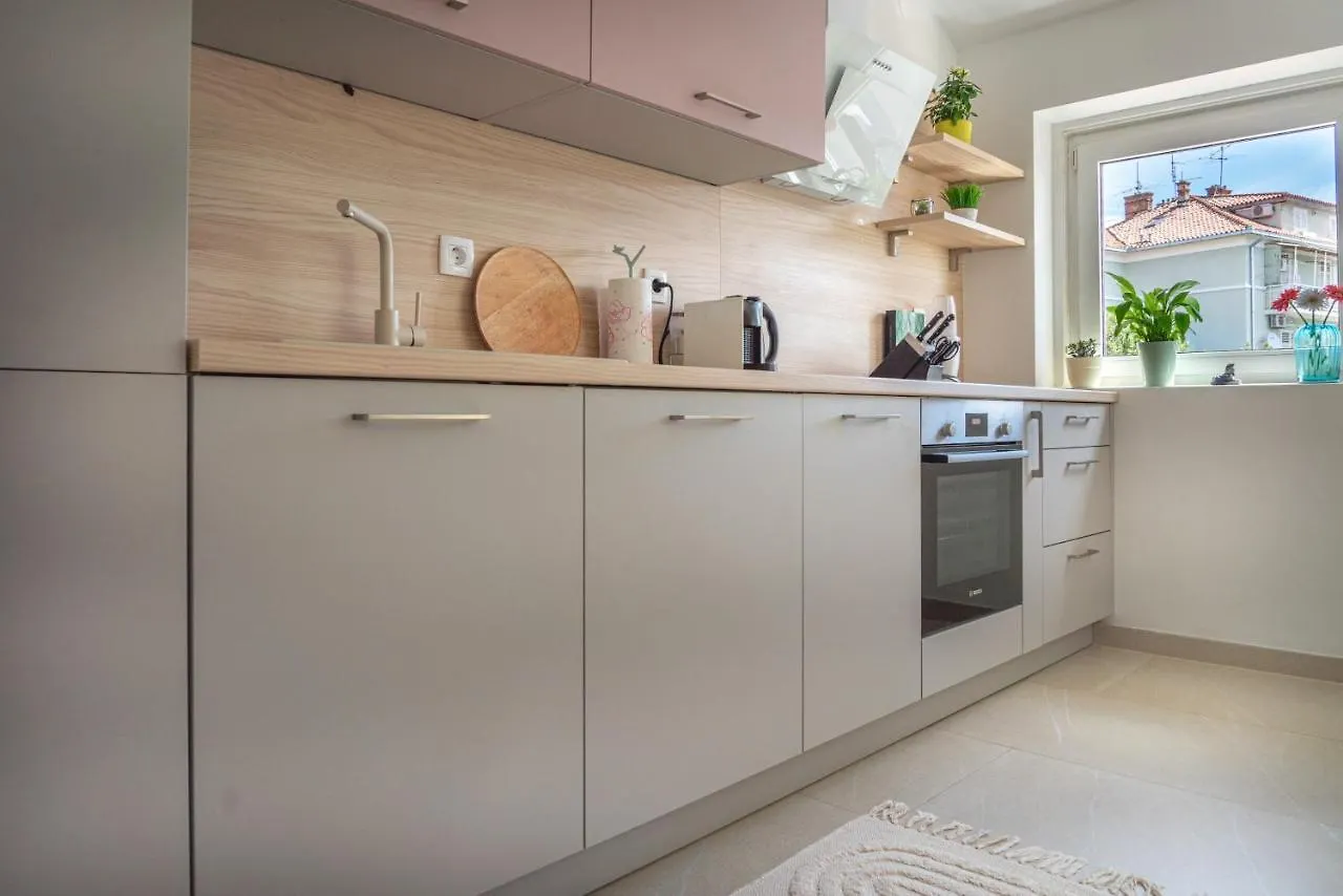 Cool Attic Apartment Marina Split Croatia