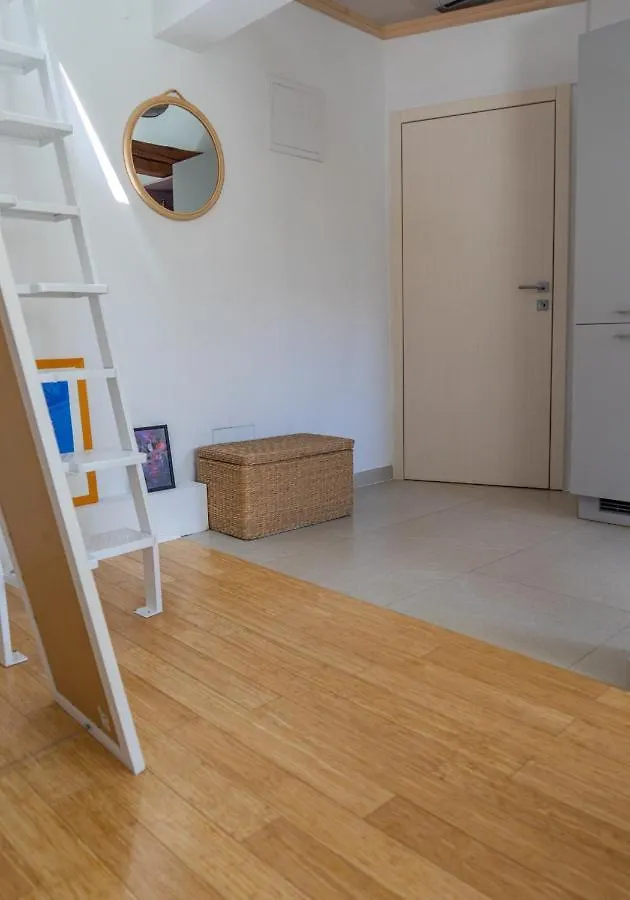 Cool Attic Apartment Marina Split