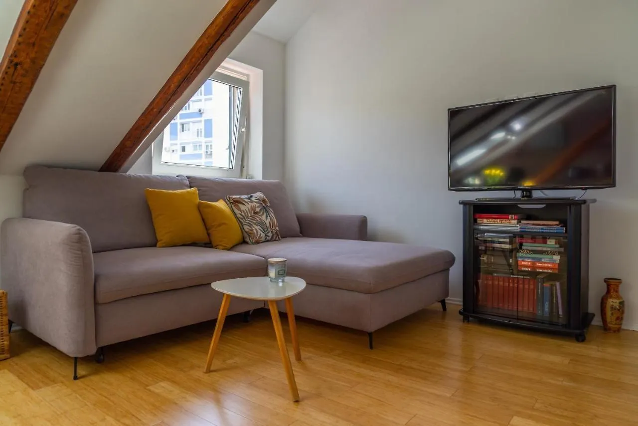 Cool Attic Apartment Marina Split