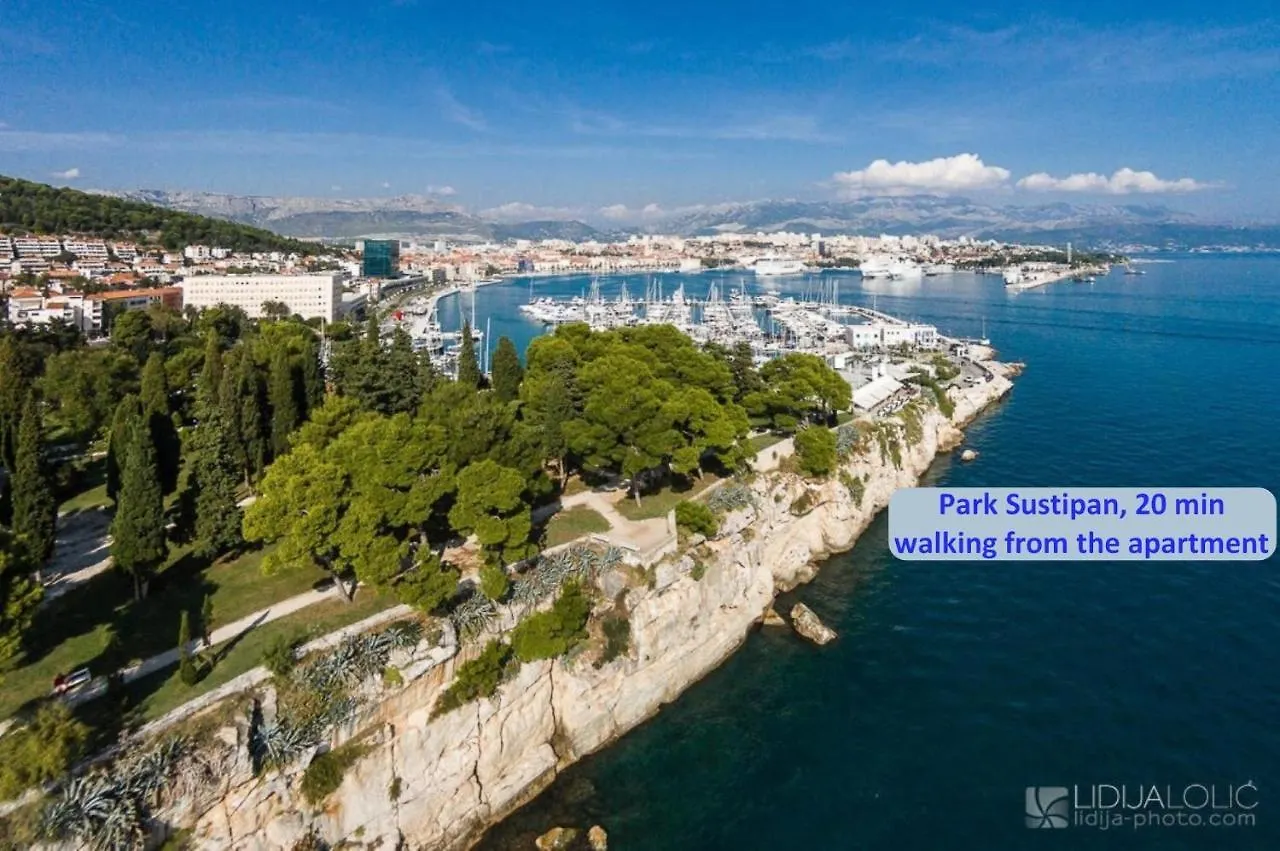 Cool Attic Apartment Marina Split